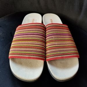 Never Worn Retro Style Intaglia Sz 9M Sandals